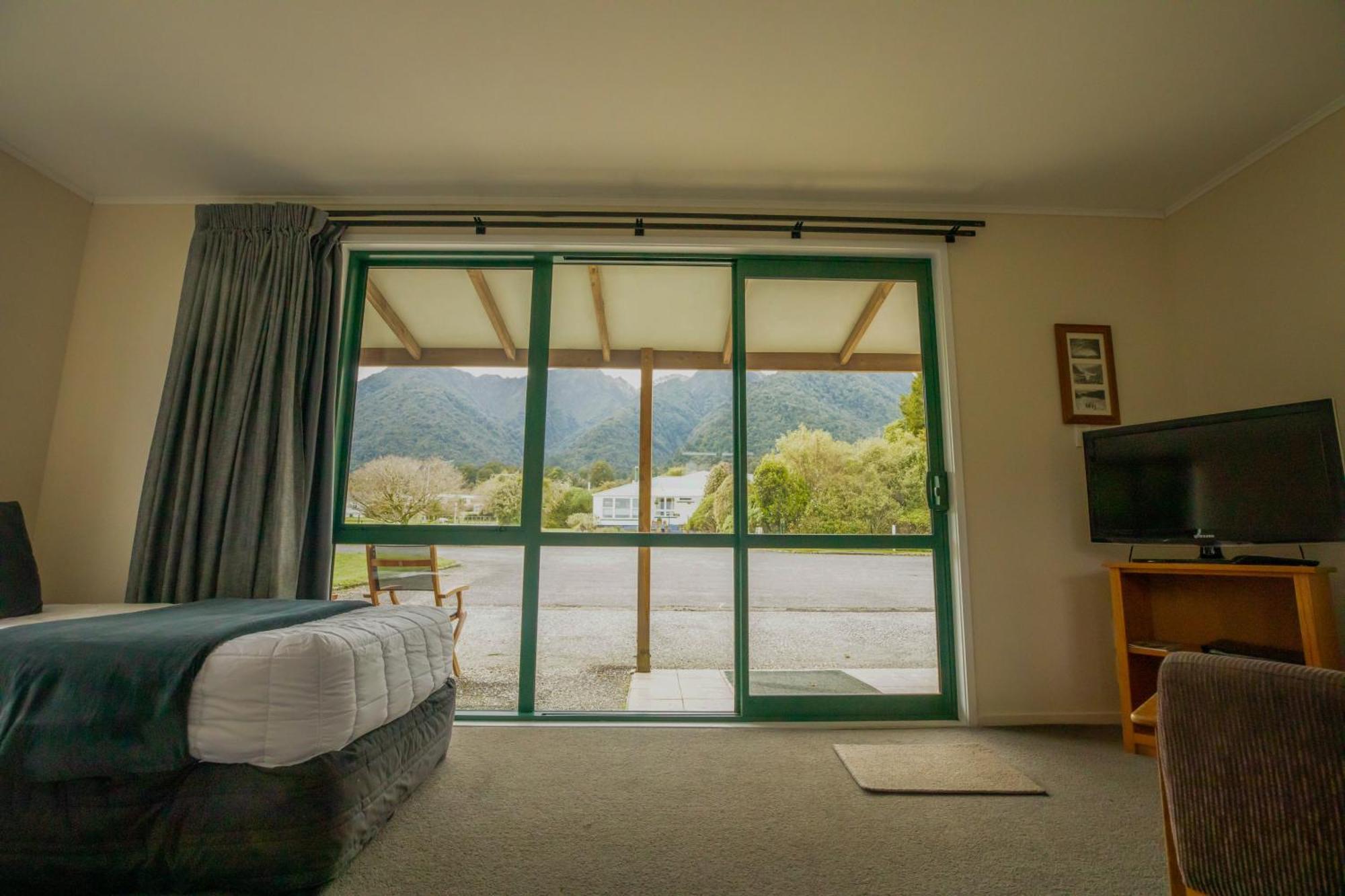 Rainforest Motel Ледник Фокса Экстерьер фото